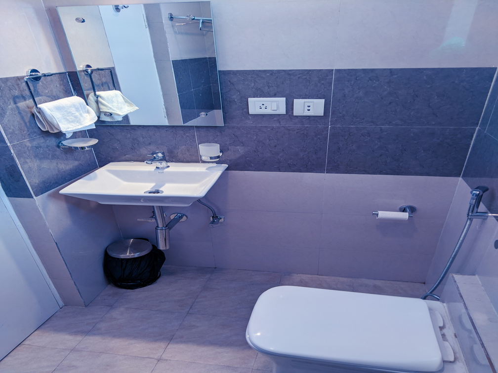1662986834_1638252959_Washroom.png