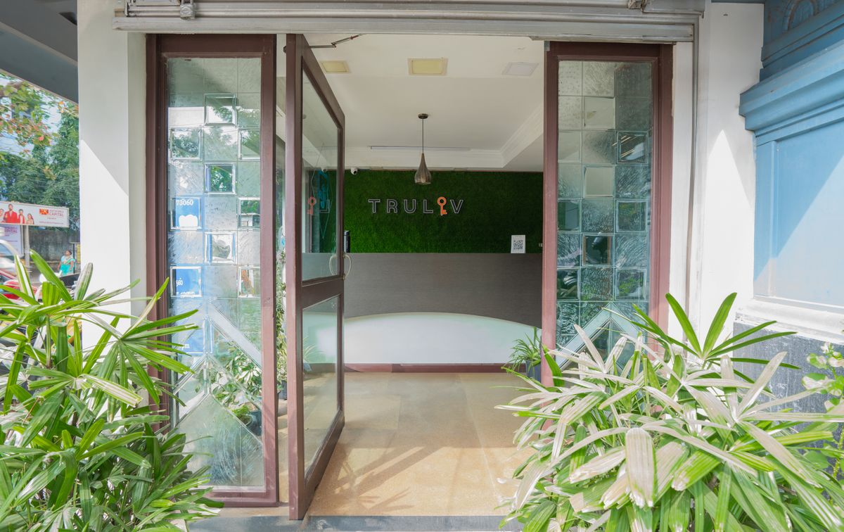 Trulivares3085 copy.jpg