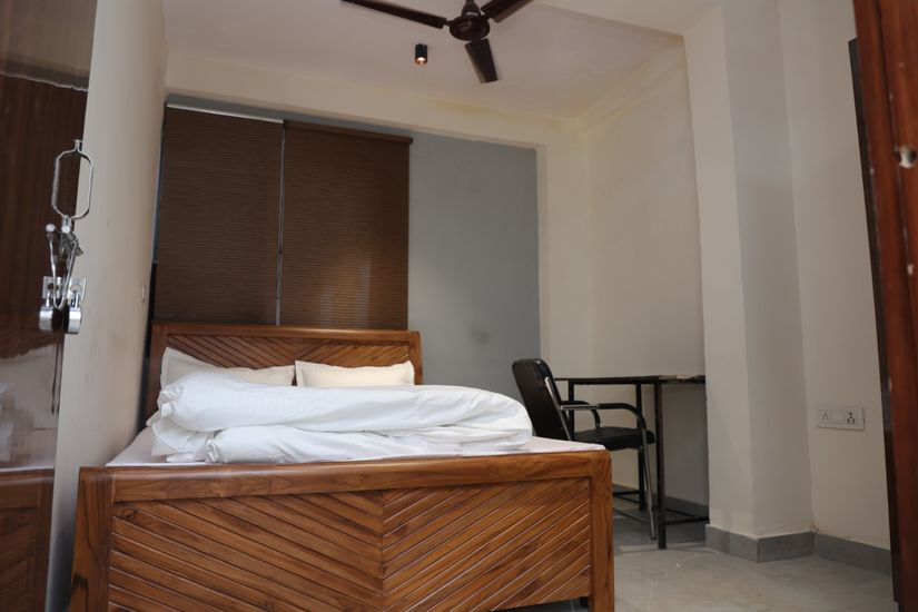 WhatsApp Image 2025-03-09 at 9.11.31 PM.jpeg