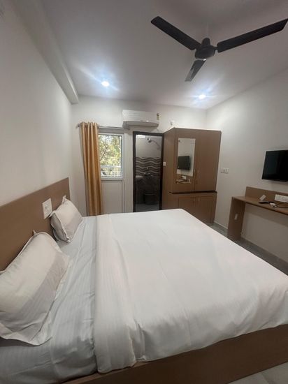 WhatsApp Image 2025-12-05 at 1.32.39 PM (2).jpeg