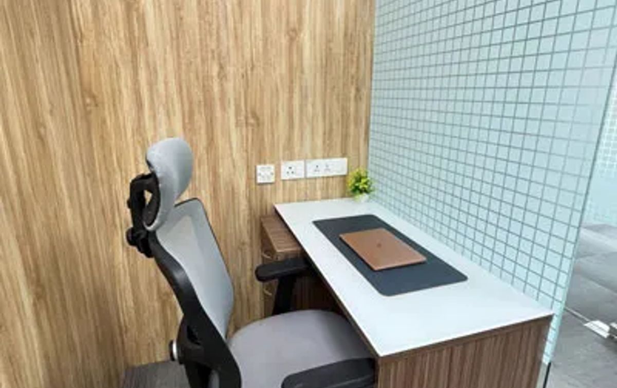 Single-seater-desk.webp