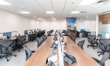 Mumbai-FirstInternationalFinancialCentre-ProductPO-PrivateOffice_workstations.webp