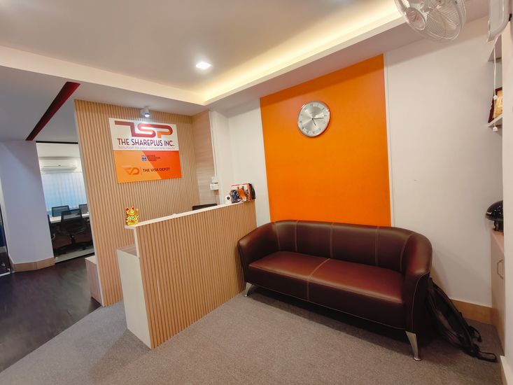 Reception desk 2.jpg