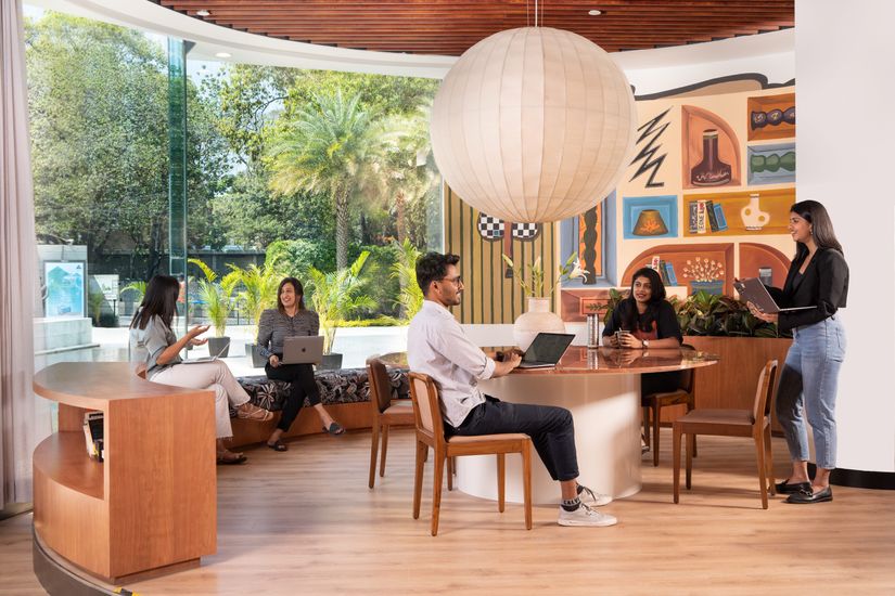 Copy of WW_EOne (104) Art movement.jpg