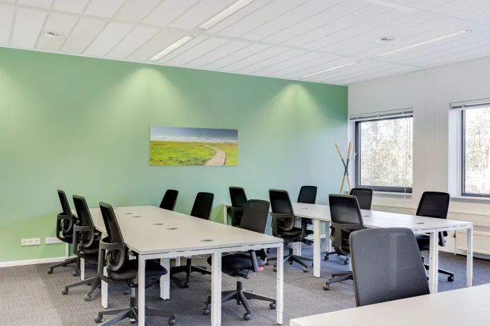 Regus_AmstelveenKronenburg_LargeOffice_4.webp