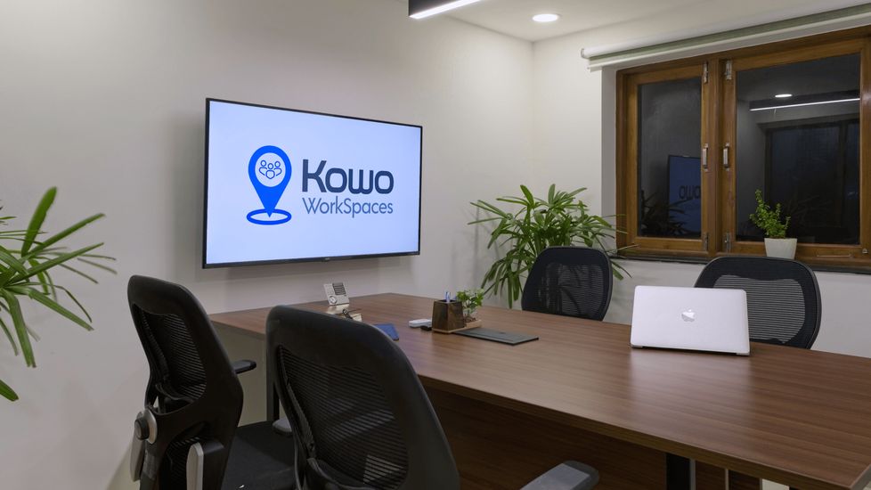 Kowo-Workspaces-Meeting-Room-Slider-4-1.png