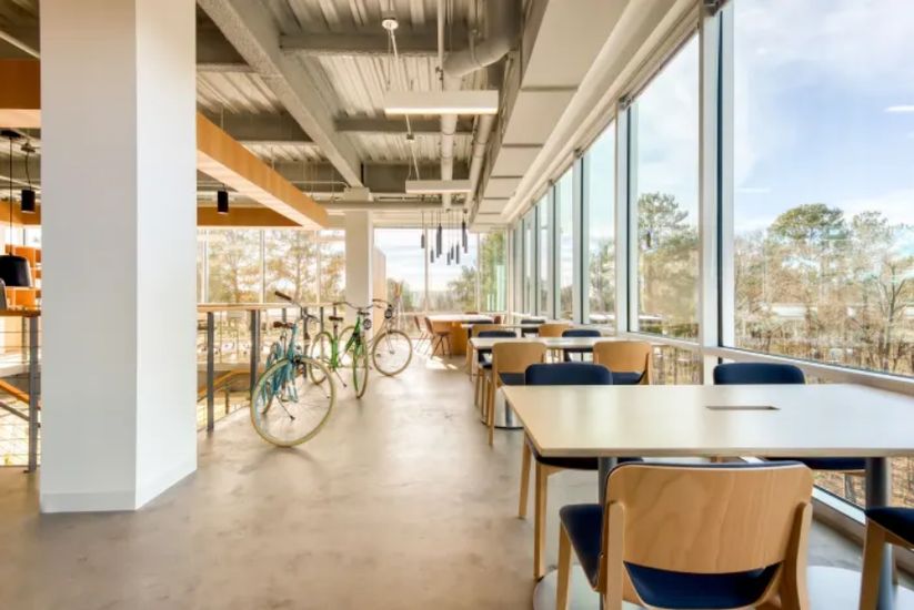 Screenshot 2024-11-18 at 17-55-02 Spaces_Station_at_East_54_4740_NC_Chapel_Hill_USA_Coworking_1.webp (WEBP Image 702 Ã 469 pixels).png