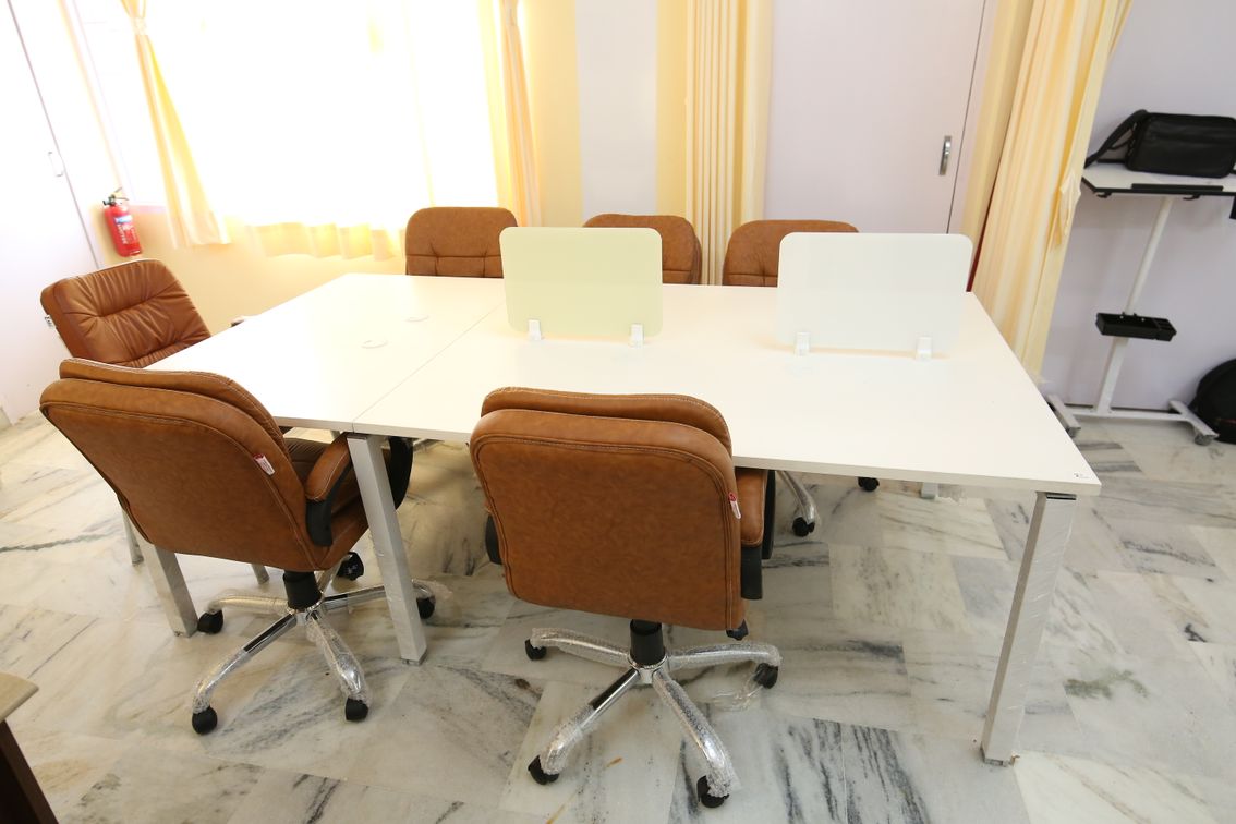 Premium Desk 1.3.JPG